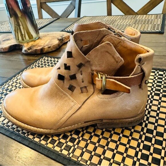 A.S. 98 Zada Tan Cut Out Booties Size 7 – Leather Ankle Boots NWOB - Picture 10 of 15